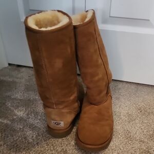UGG Women's Tan Winter Boots
